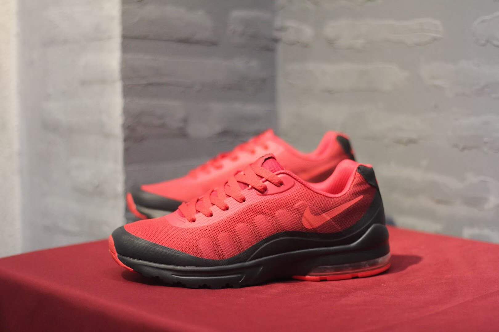 Nike Air Max Invigor Print 95 Red Black Shoes